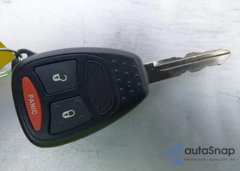 2005 Jeep Grand Cherokee Laredo z USA, uszkodzony, nr VIN 1J4HR48N95C702642